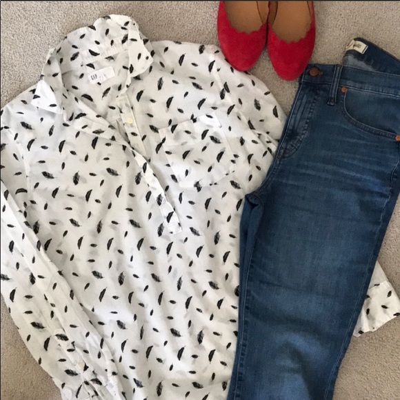 Feather Pattern Boyfriend Fit Shirt size Medium - Picture 3 of 3